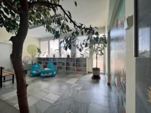 Kútik v detskej nemocnici majú aj dospelí – Knižnica v nemocnici