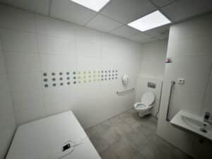 Nová špeciálna toaleta pre hendikepované deti